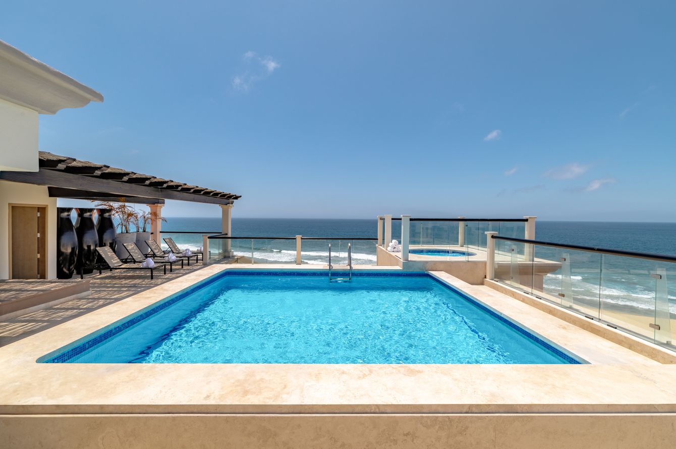 Master Suite Deluxe Club