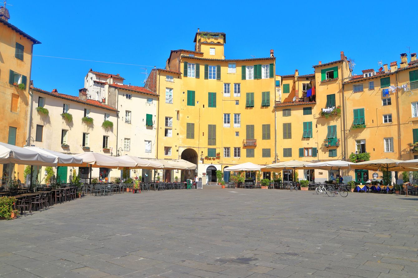 Piazza dell'Anfiteatro, Lucques
