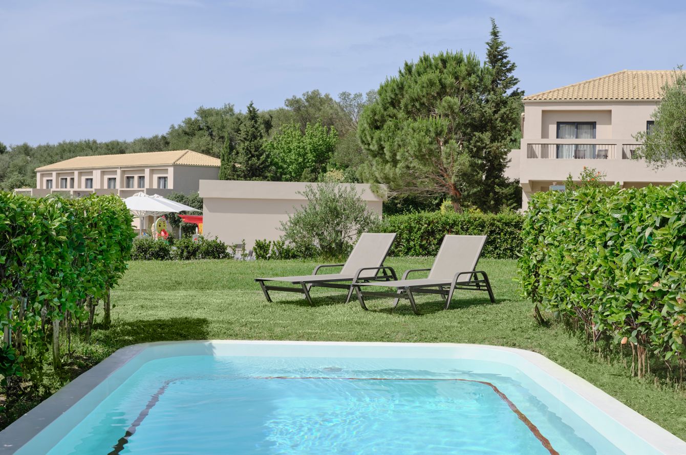 Chambre familiale avec piscine privée