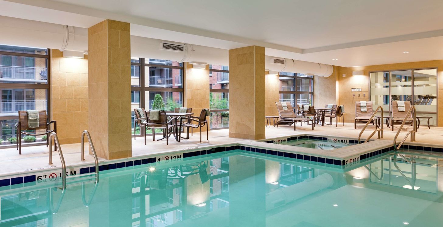 Piscine intérieure