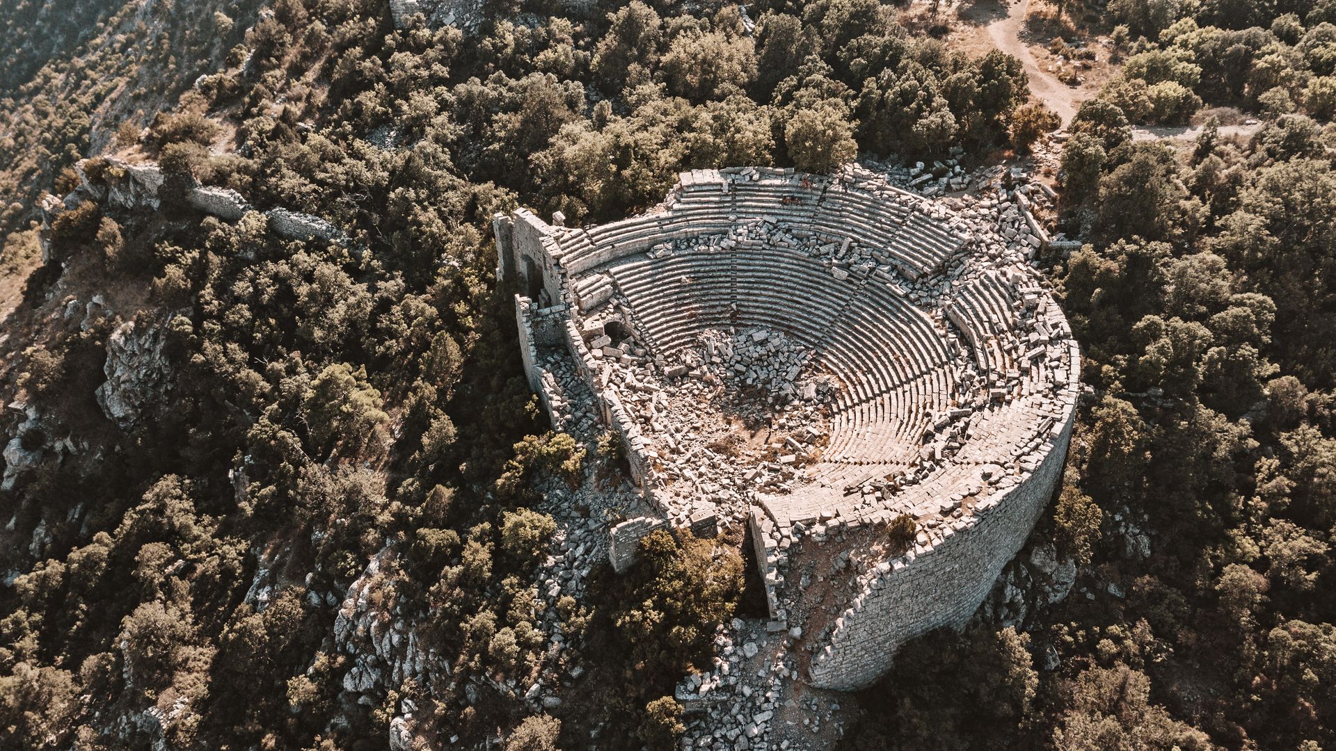 La cité oubliée de Termessos, un joyau archéologique mêlant histoire et nature