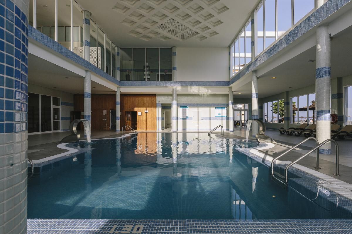 Piscine intérieure