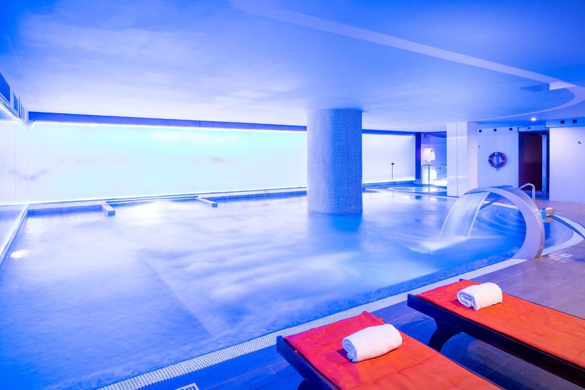 Piscine intérieure