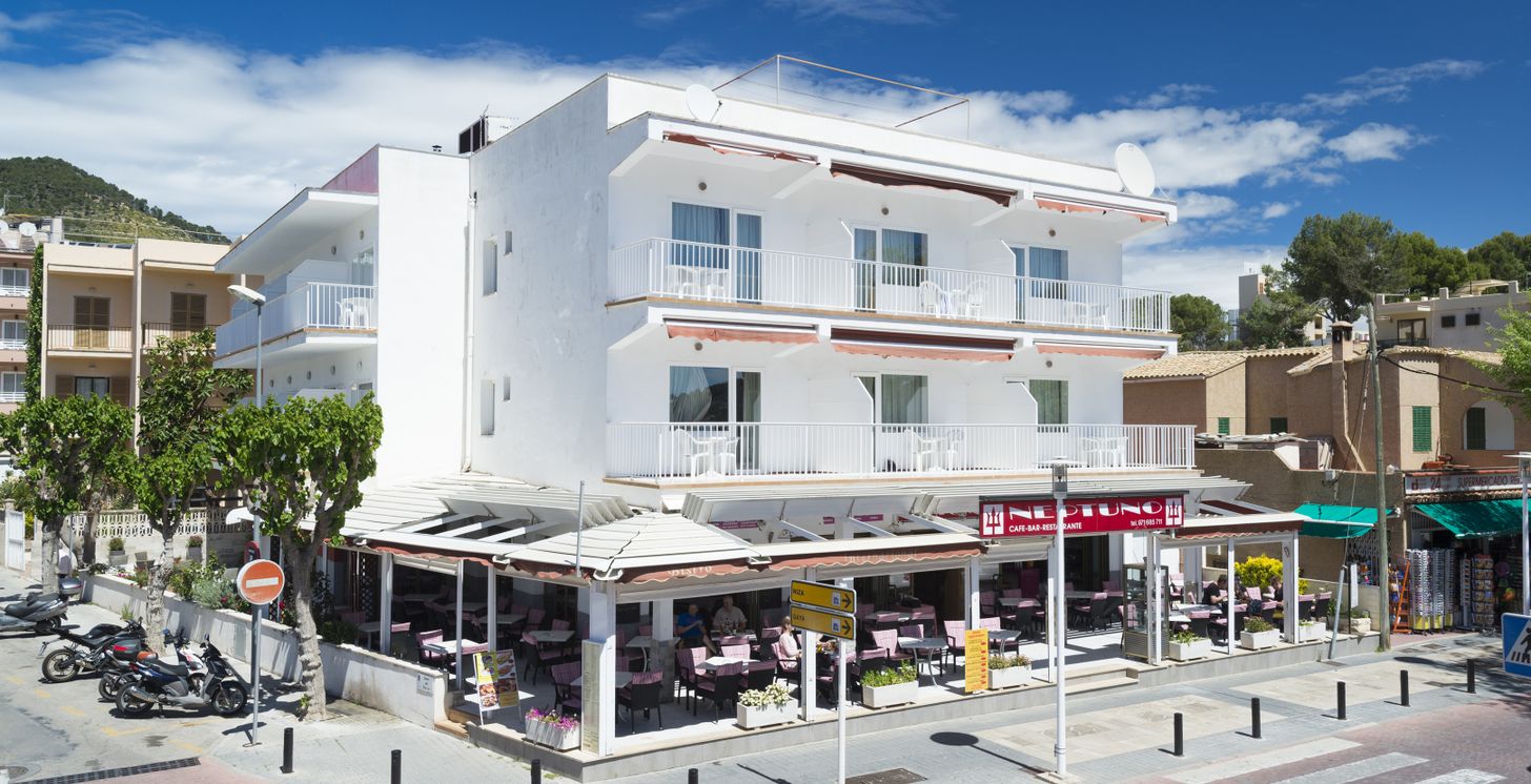 Neptuno Paguera Hostal