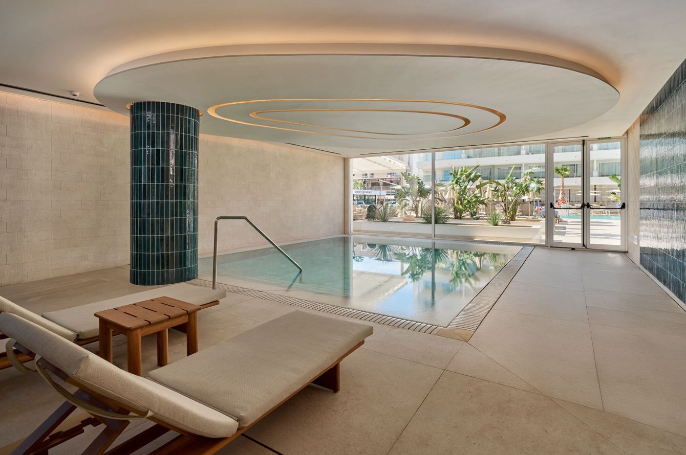 Piscine intérieure