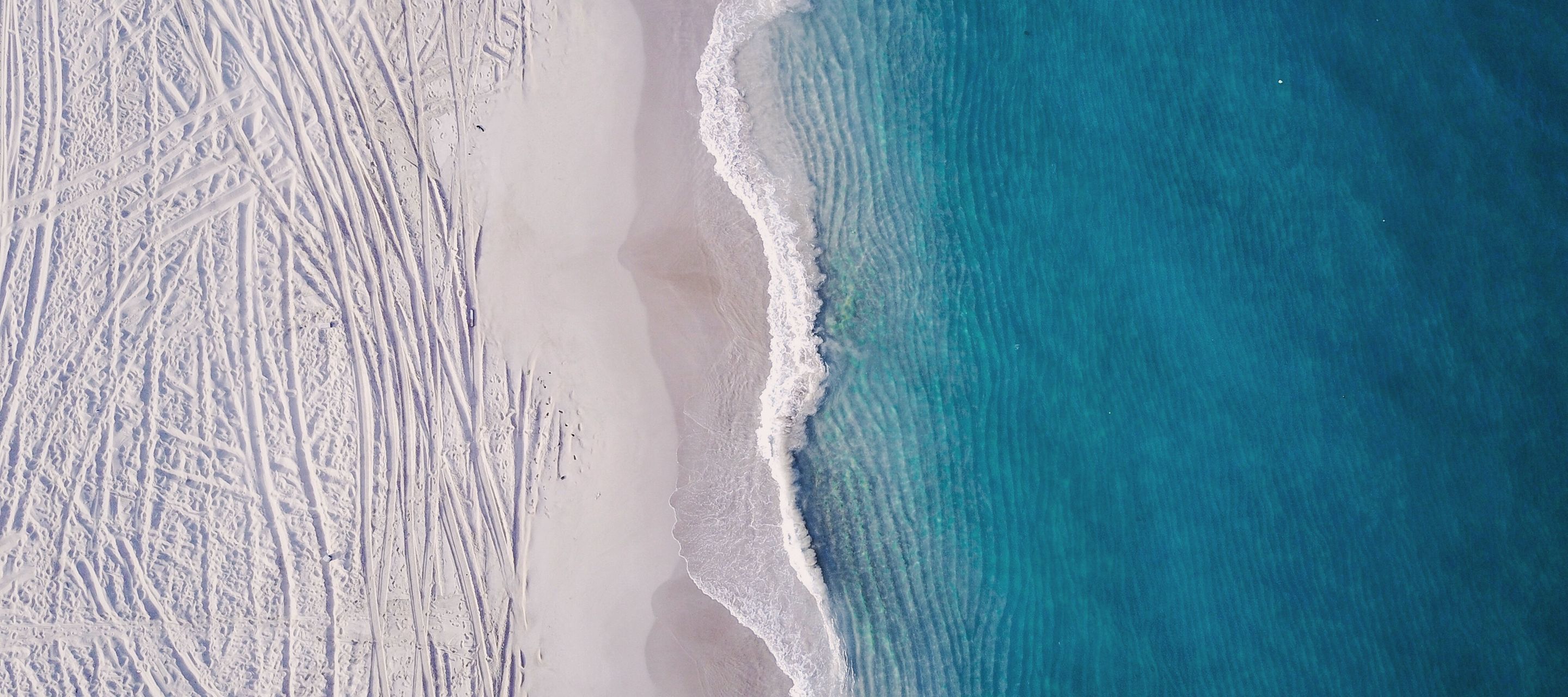 Die magischen Farben von Dubais Stränden