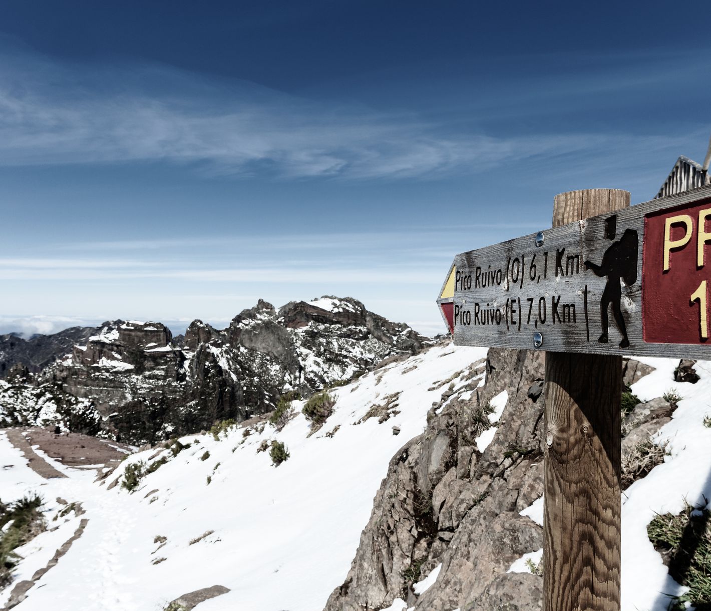Ein seltener Anblick: Schnee auf den höchsten Bergen Pico Ruivo und Ariero