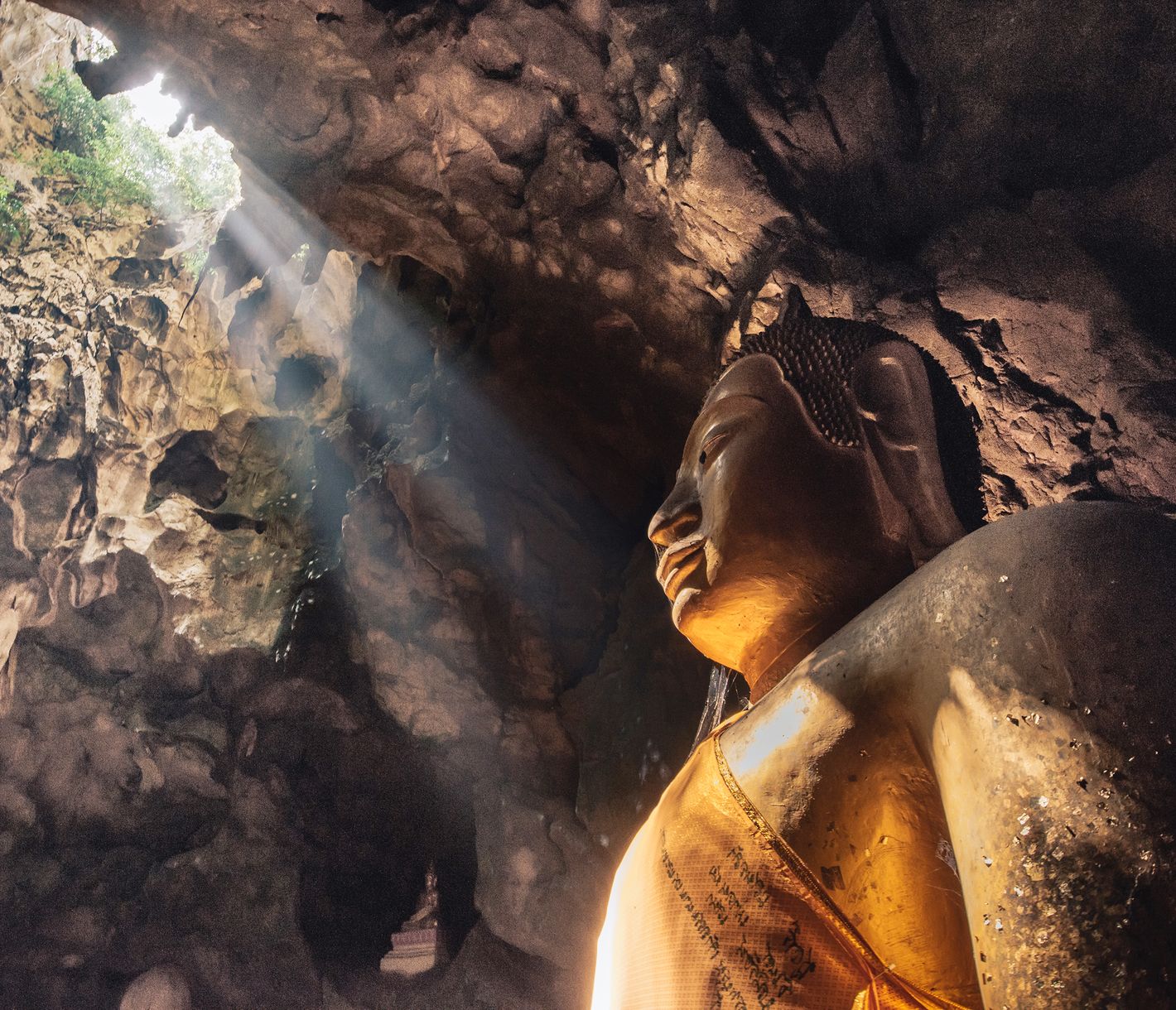 Die Khao-Luang-Höhle in Phetchaburi birgt einen 100 Jahre alten Tempel.