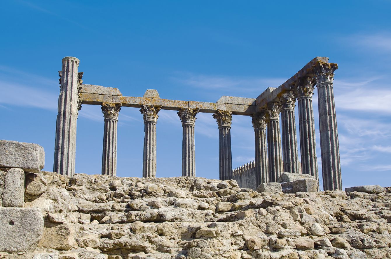 Diana Tempel, Evora