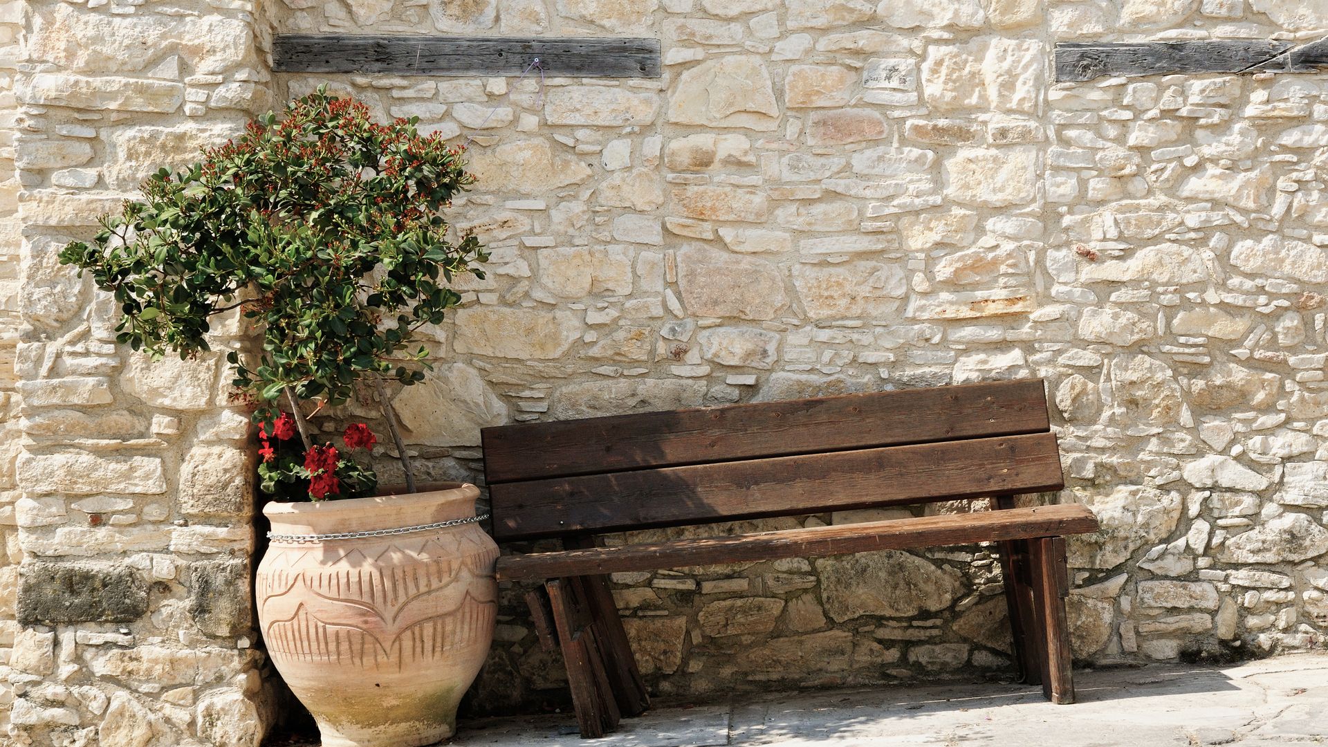 Banc en bois à Omodos