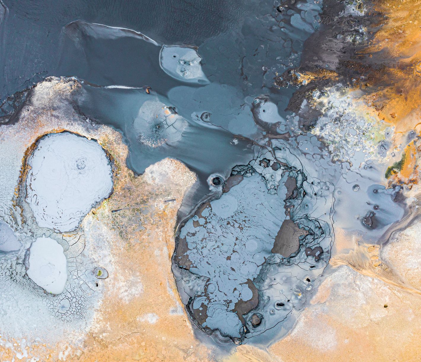 Brodelnde Schlammlöcher, in denen es heiss her geht.