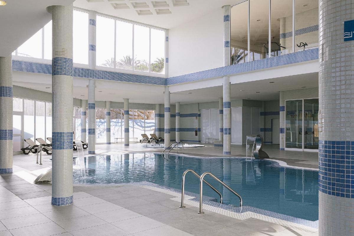 Piscine intérieure