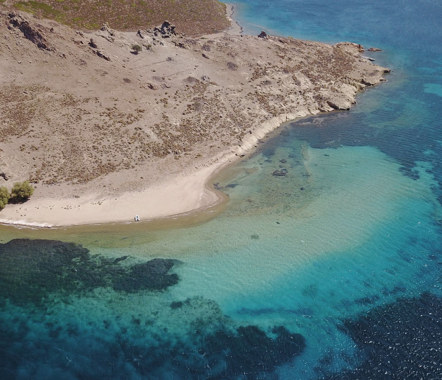 Der Strand von Paralia Petra