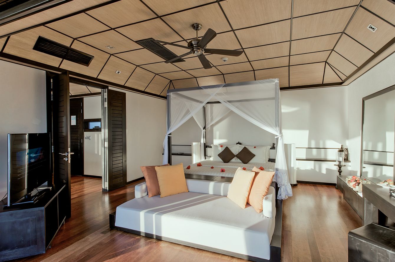 Suite Sunset Water