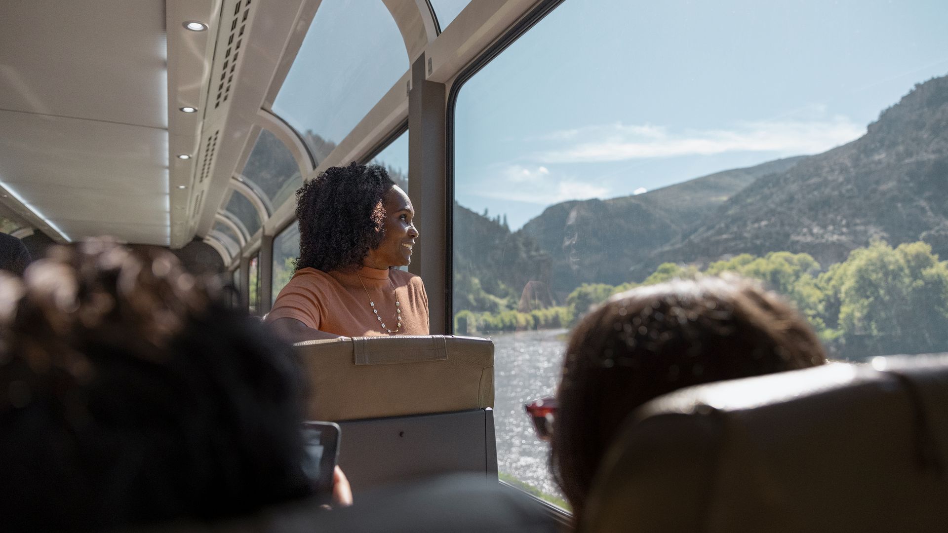 Die Fahrt mit dem Rocky Mountaineer ist äusserst kurzweilig.