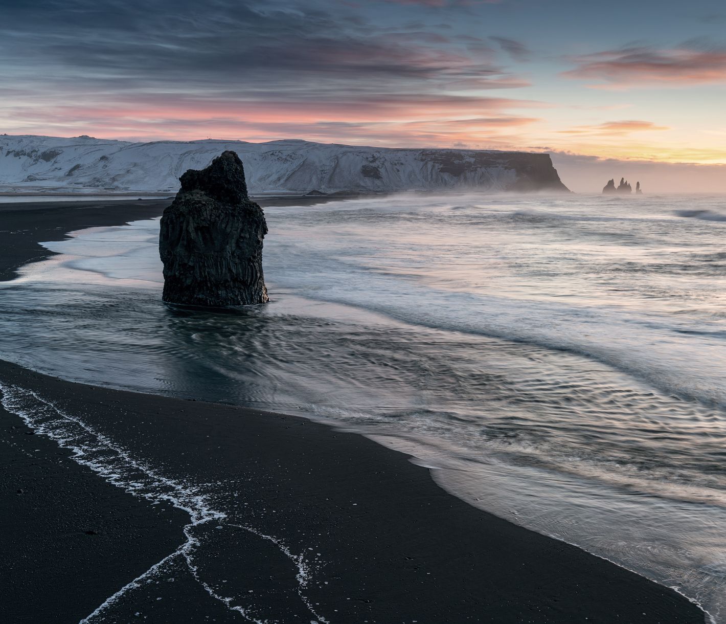 Versteinerte Trolle oder von der Kraft des Meeres geformt?
