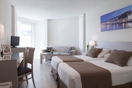 Doppelzimmer seitliche Meersicht