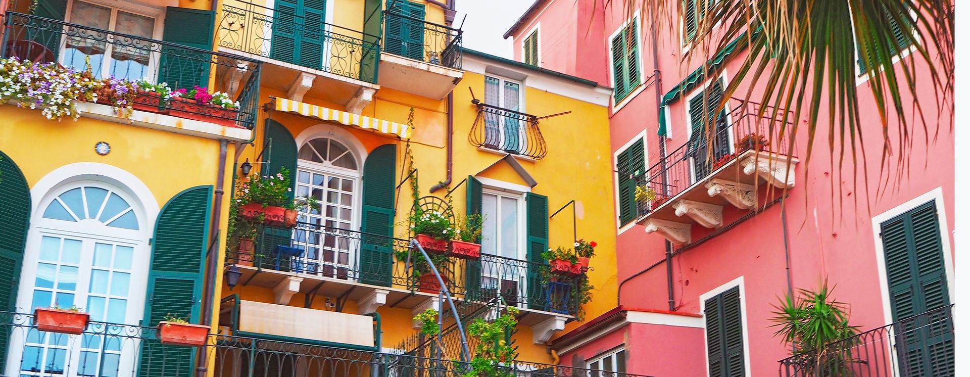 Façades de maisons à Alassio