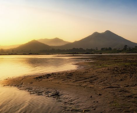 Malerische Landschaft des Mekong bei Kaeng Khut Khu in der Provinz Loei