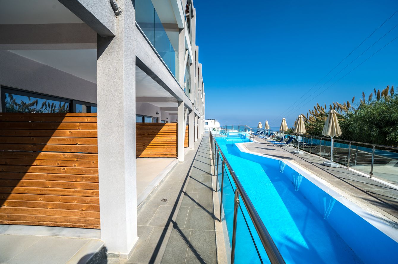 Chambre familiale piscine commune