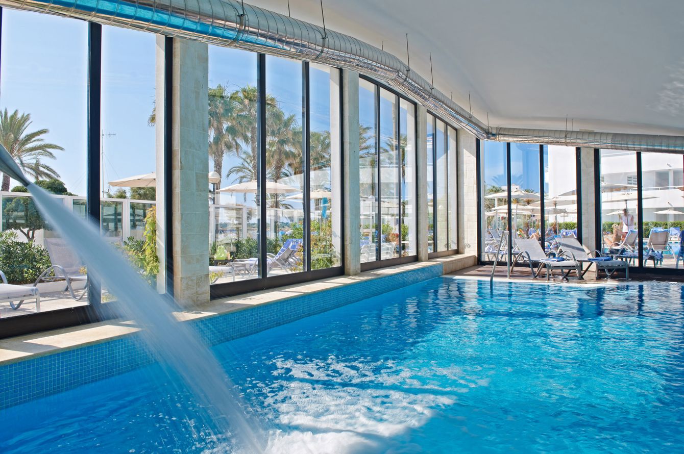 Piscine intérieure