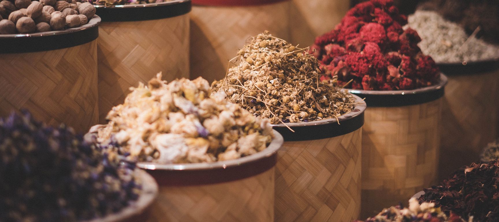 Gewürze, Nüsse und getrocknete Früchte säumen den Souk.