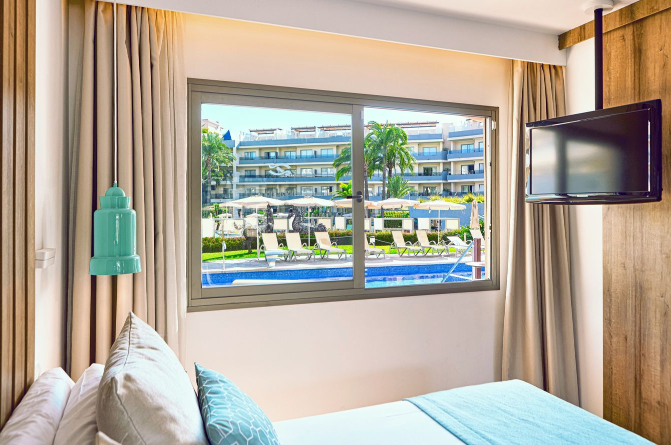 Suite Swim-Up
