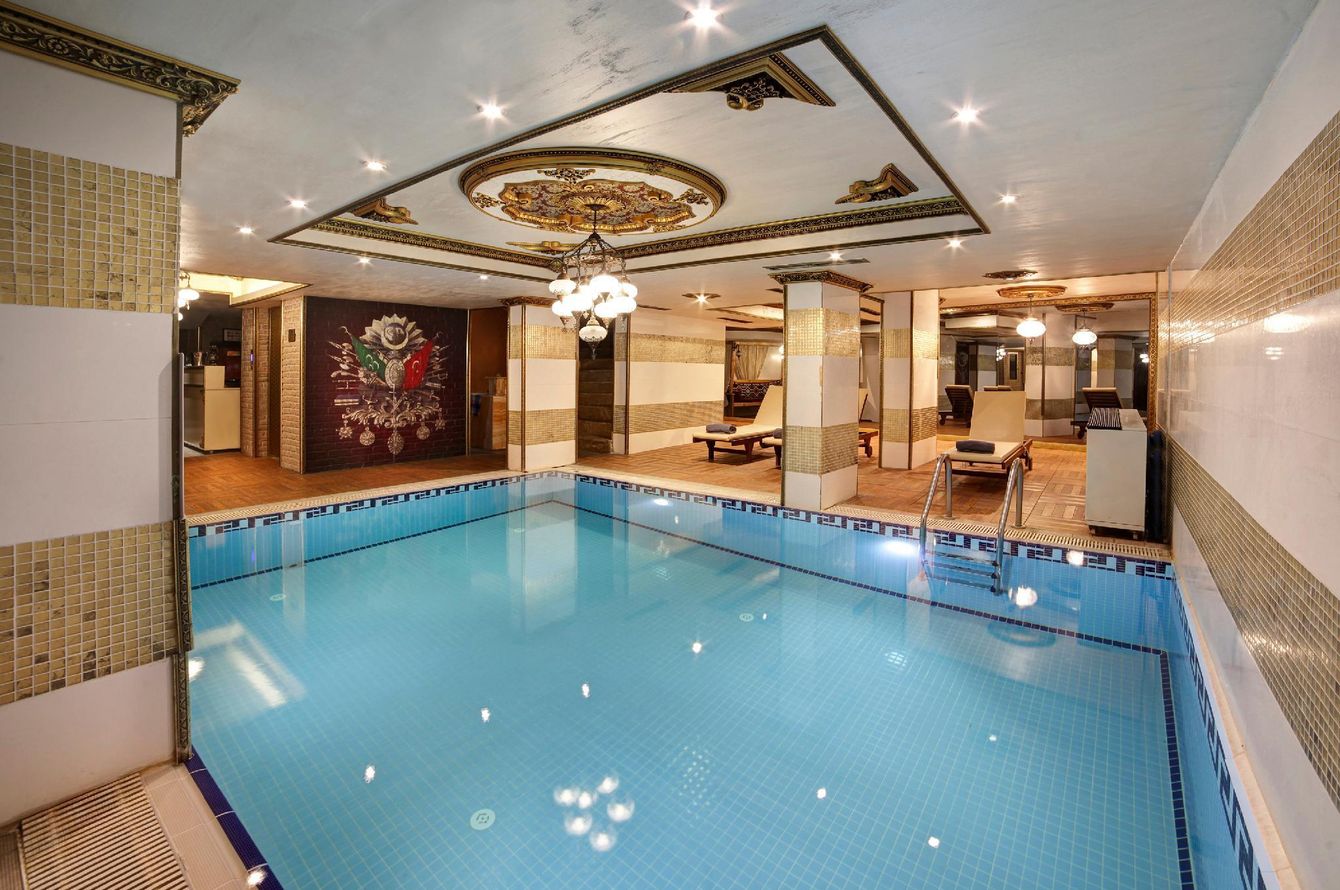 Piscine intérieure