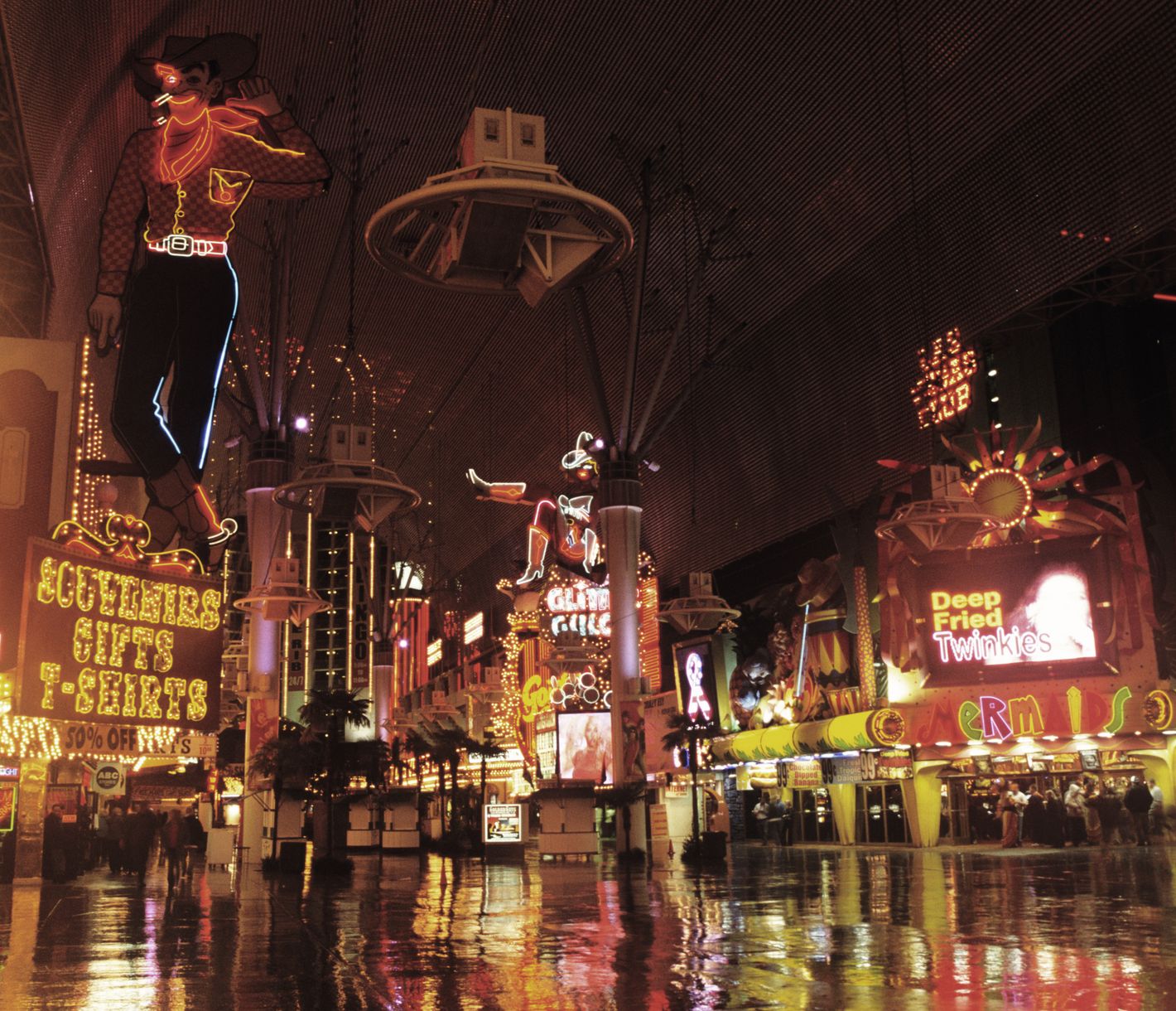 Das Herz von Las Vegas schlägt nicht am Strip, sondern bei der kunterbunten Fremont Street in Downtown.