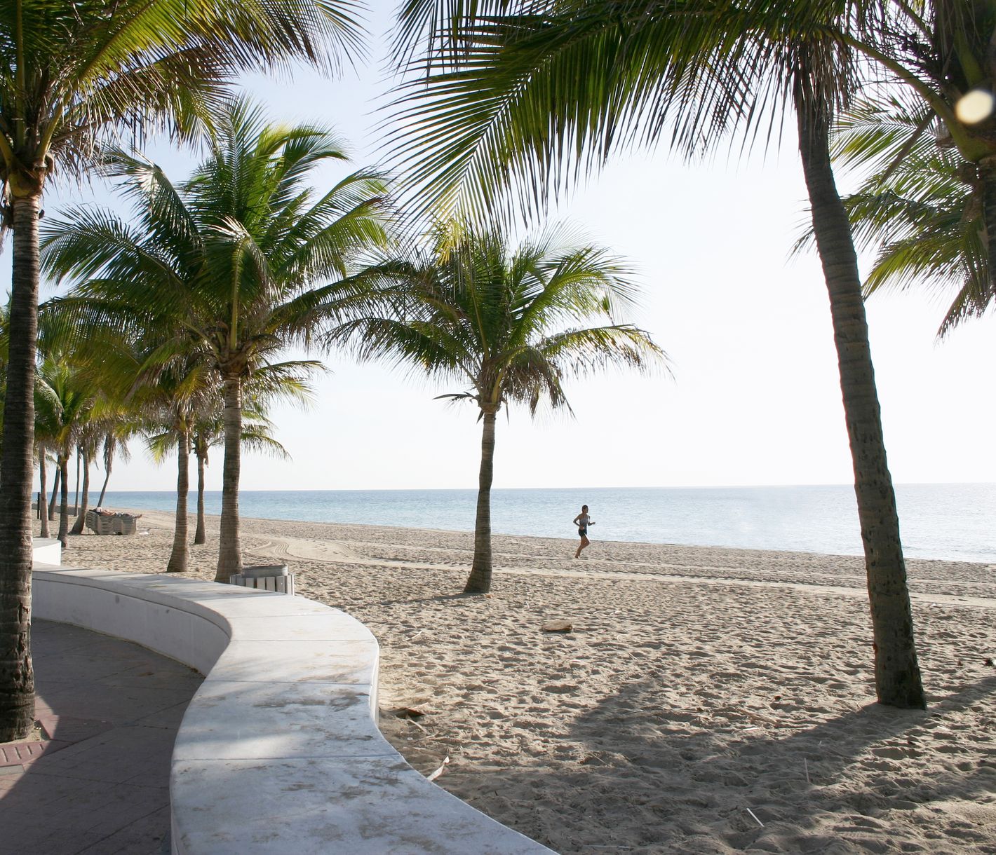 Jogger in den frühen Morgenstunden am Beach von Fort Lauderdale