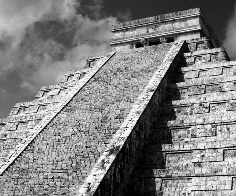 Instant d'émotion devant la majestueuse pyramide de Chichen Itza !