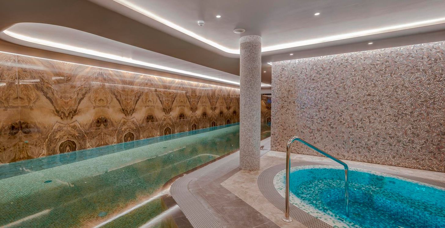 Piscine intérieure