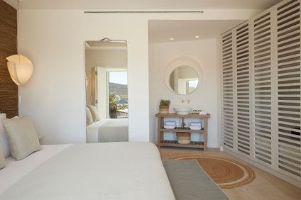 Doppelzimmer Design mit Privatpool seitliche Meersicht