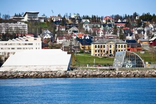 Die MS Polstjerna ist ein historisches Schiff, das Einblicke in die maritime Geschichte der Region bietet und als beliebte Attraktion gilt.