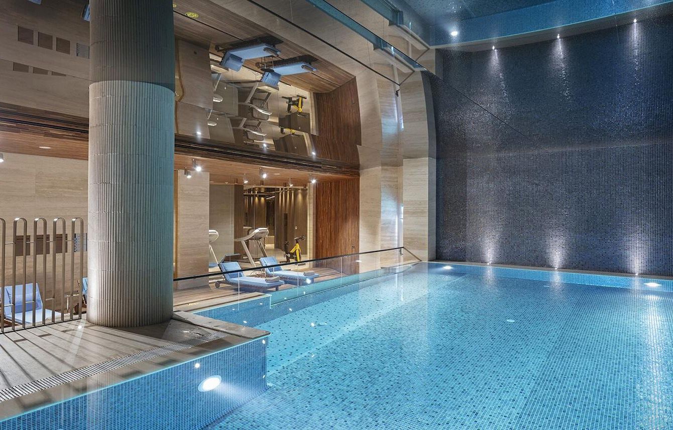 Piscine intérieure