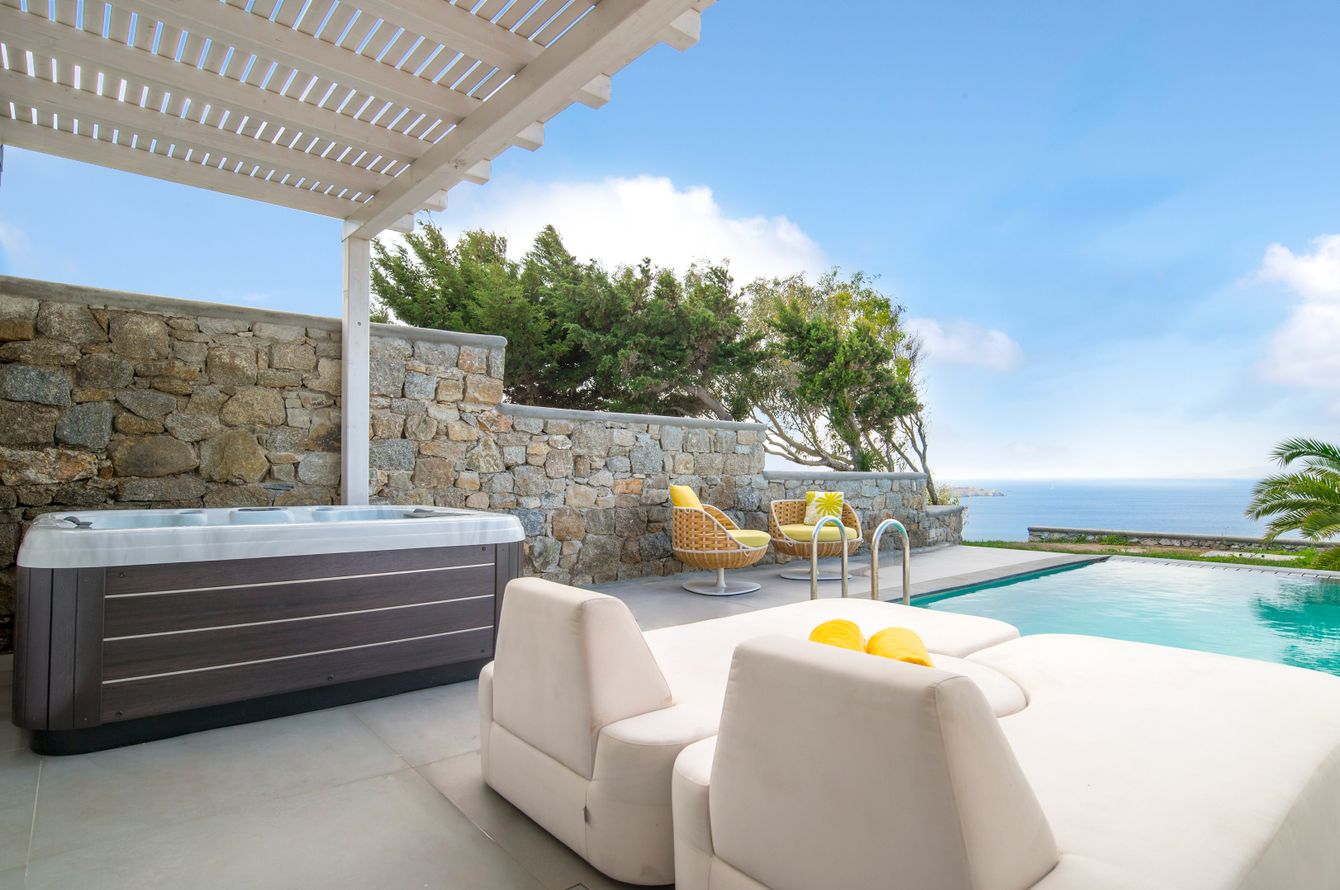 Delos Junior Suite