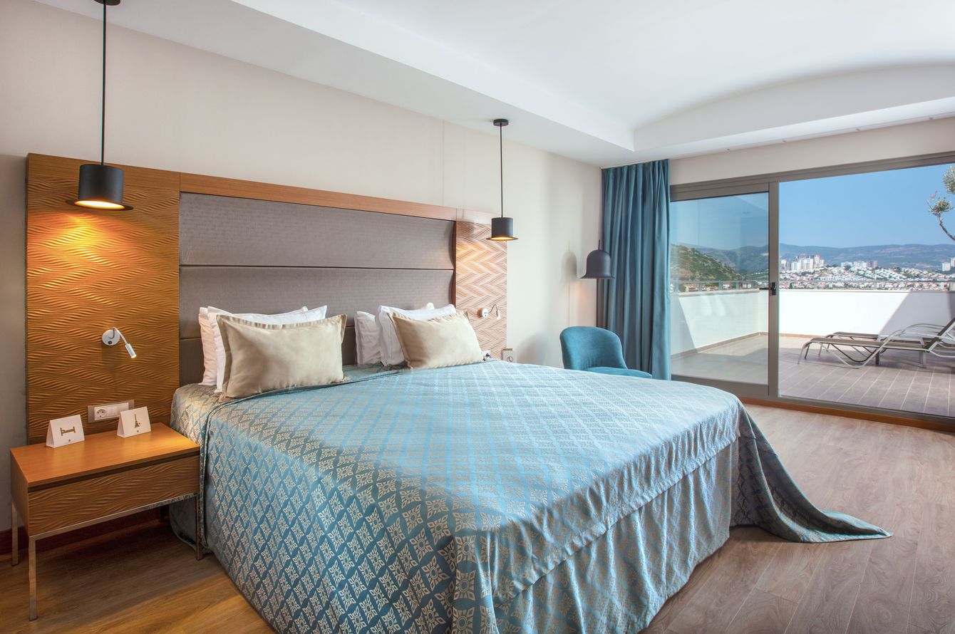 Corner Suite
