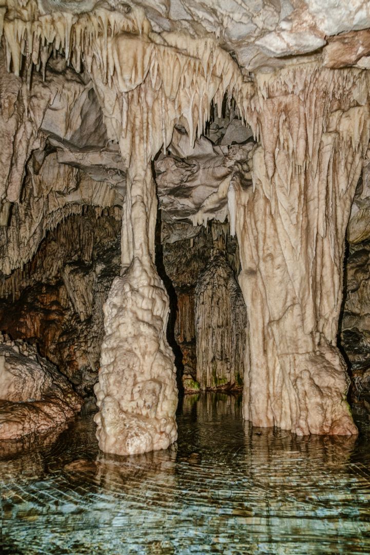 Unterirdisches Wunder – die Höhlen von Diros