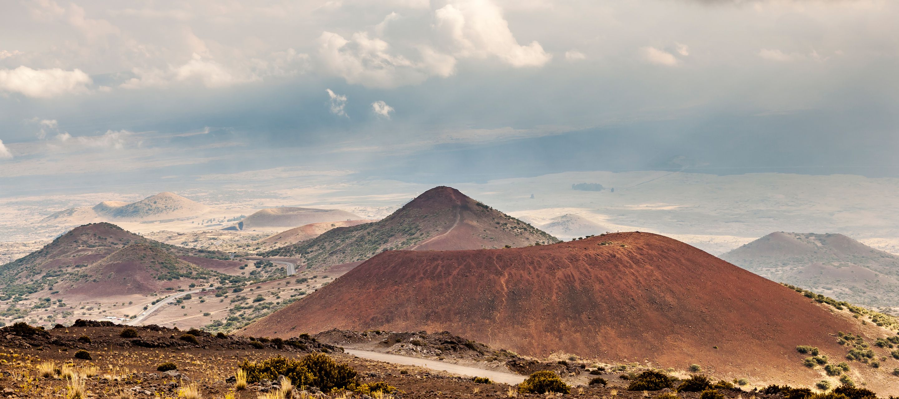 Der Gipfel des Vulkans Mauna Kea liegt auf über 4000 m ü. M.