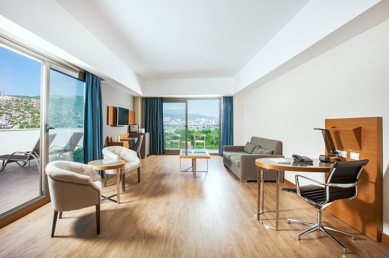 Corner Suite