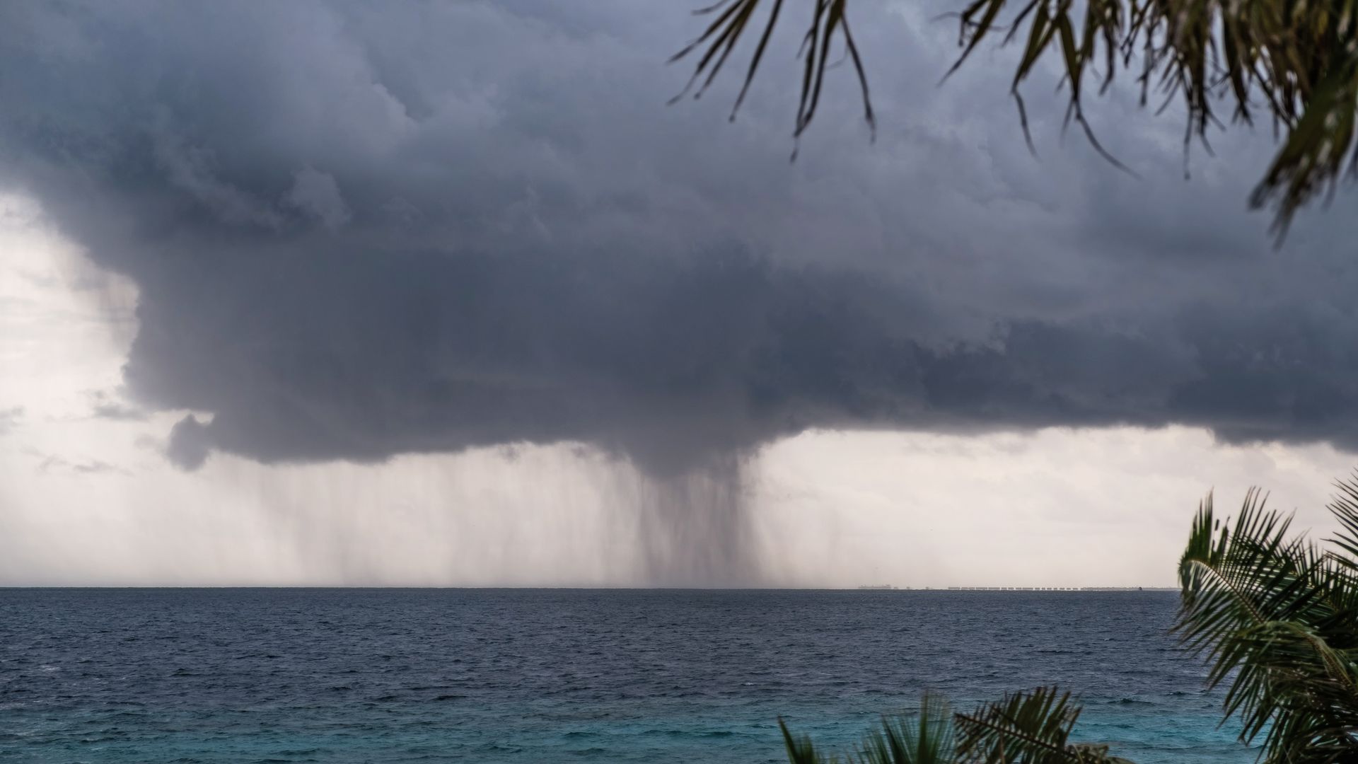Imponierend: ein Gewitter am Horizont