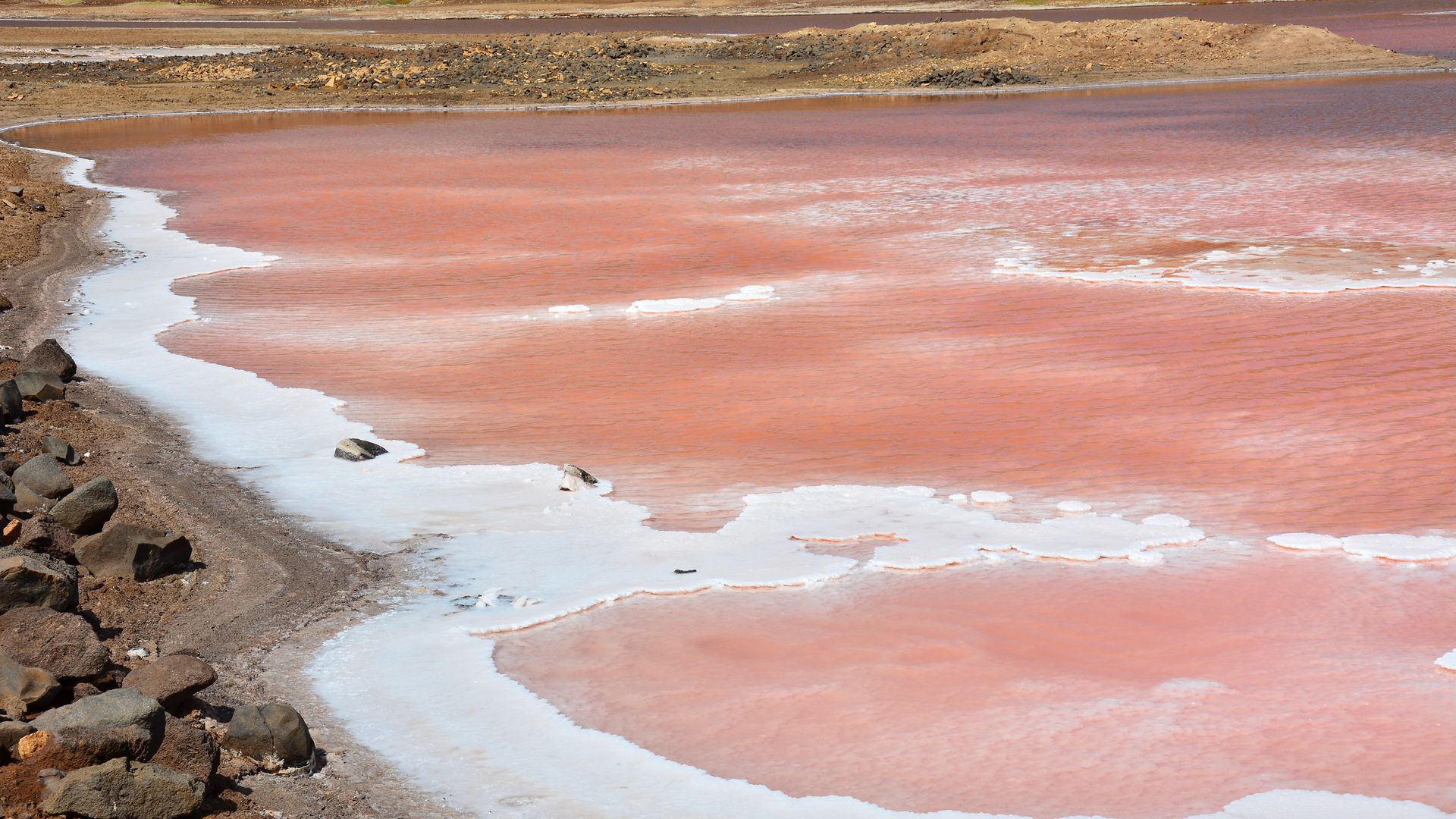 Ce sont les salines du petit village de Pedra Lume qui donnèrent leur nom à Sal.