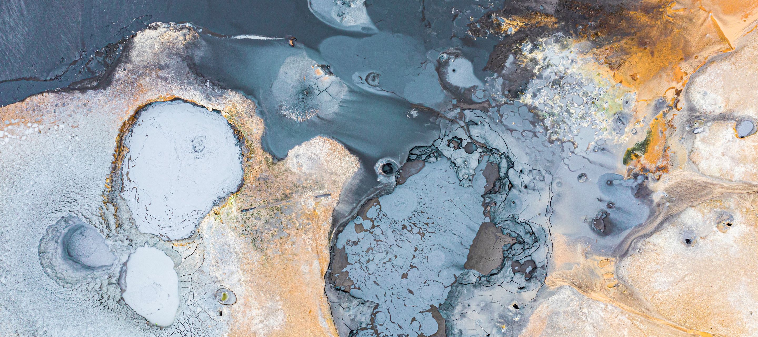 Brodelnde Schlammlöcher, in denen es heiss her geht.