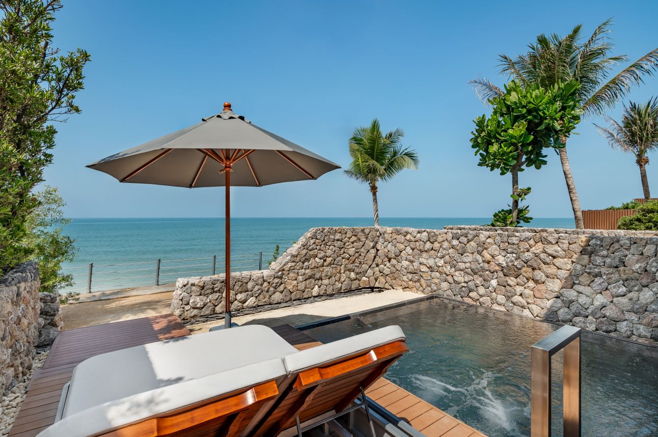 Beachfront Pool Villa