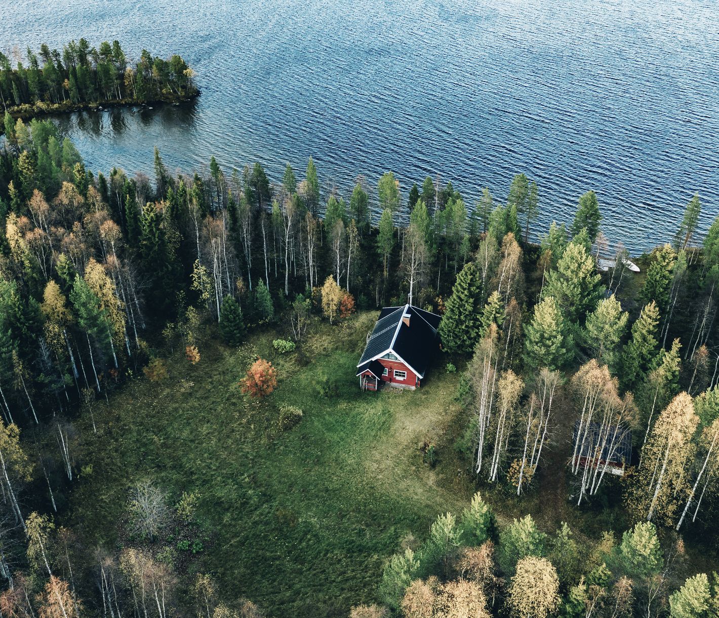 Ein Blockhaus am See