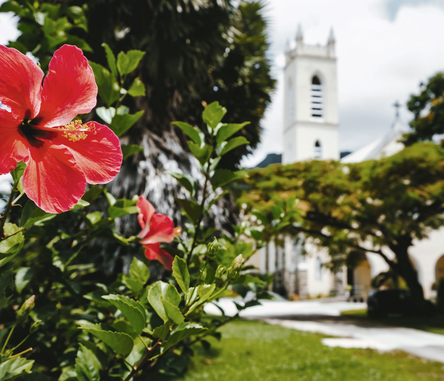 La religion catholique est très présente sur l’île, mais le respect des religions entre elles est font une force pour le pays.