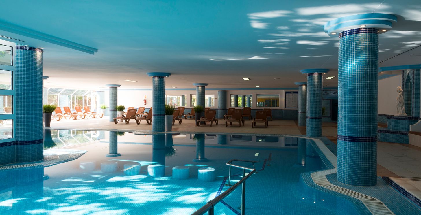 Piscine intérieure
