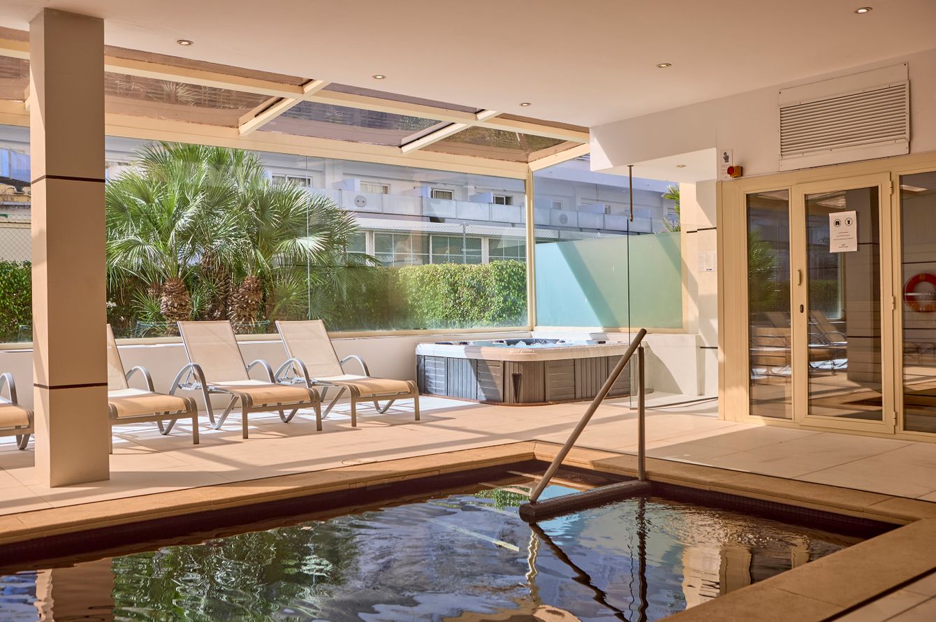 Piscine intérieure