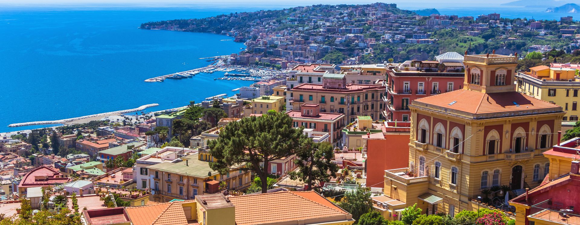 Blick auf die Altstadt von Neapel