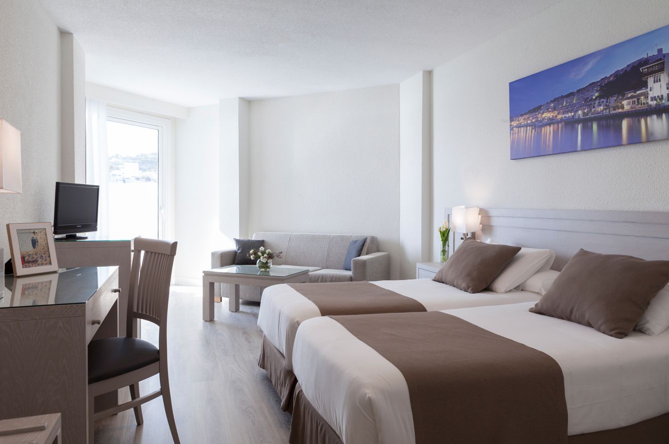 Chambre double vue mer latérale